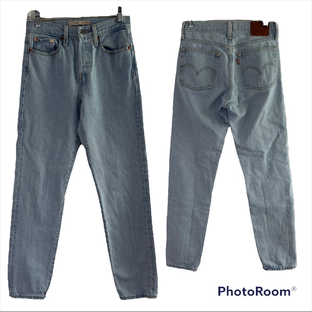LEVIS Light Wash Wedgie Straight Fit Denim Jeans Distressed Hem Size 24